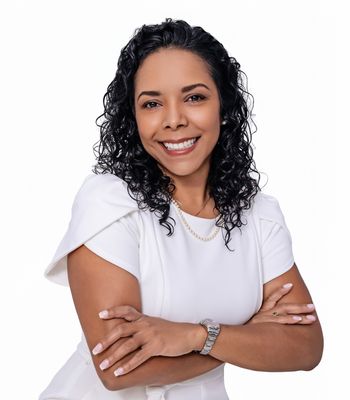 Portrait of Sofia Beigel, REALTOR®.